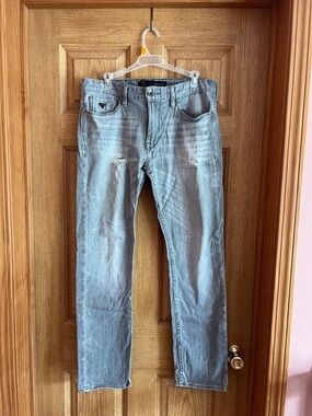 Guess Men’s Light Gray Slim Straight Jeans